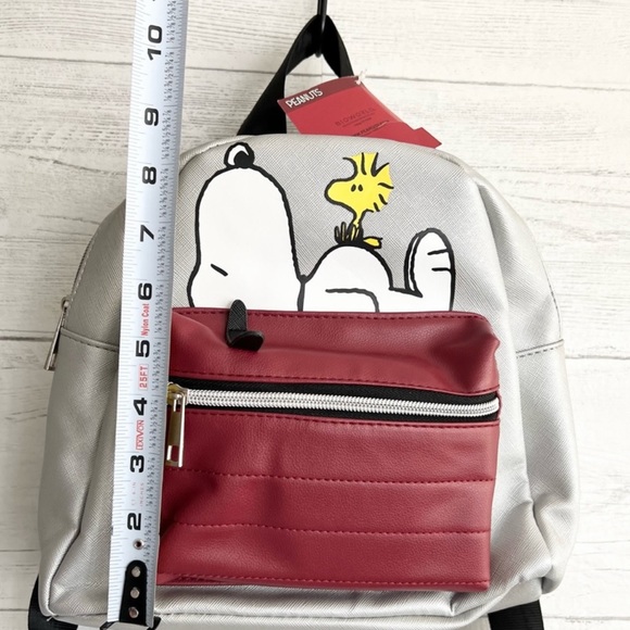 “NEW” Peanuts Snoopy & Woodstock dog house Mini backpack - Picture 2 of 8